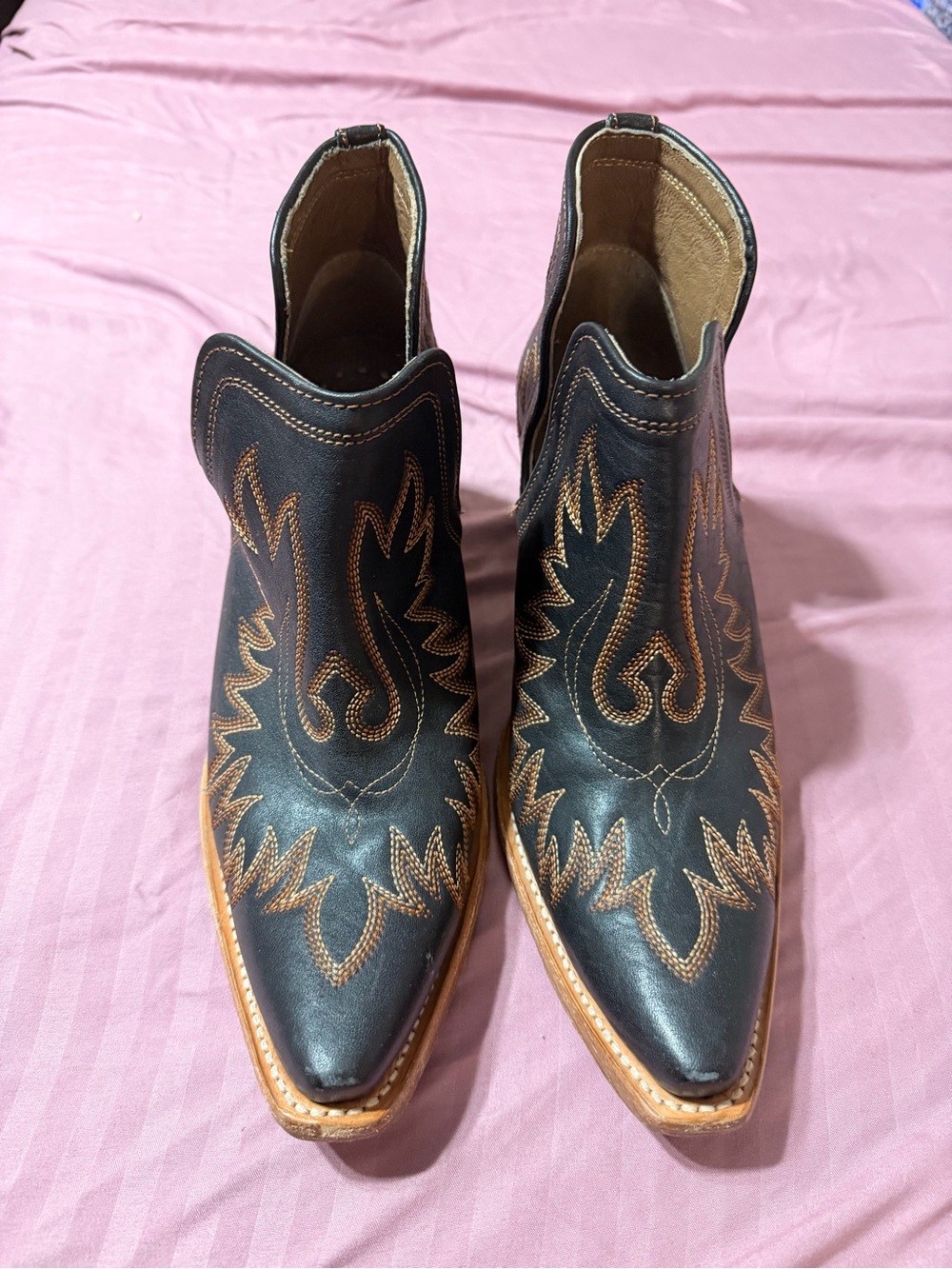 Ariat Dark Brown Leather Western Boot with Tan Stitching